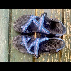 Women’s Size 9 Chacos w/ toe strap!